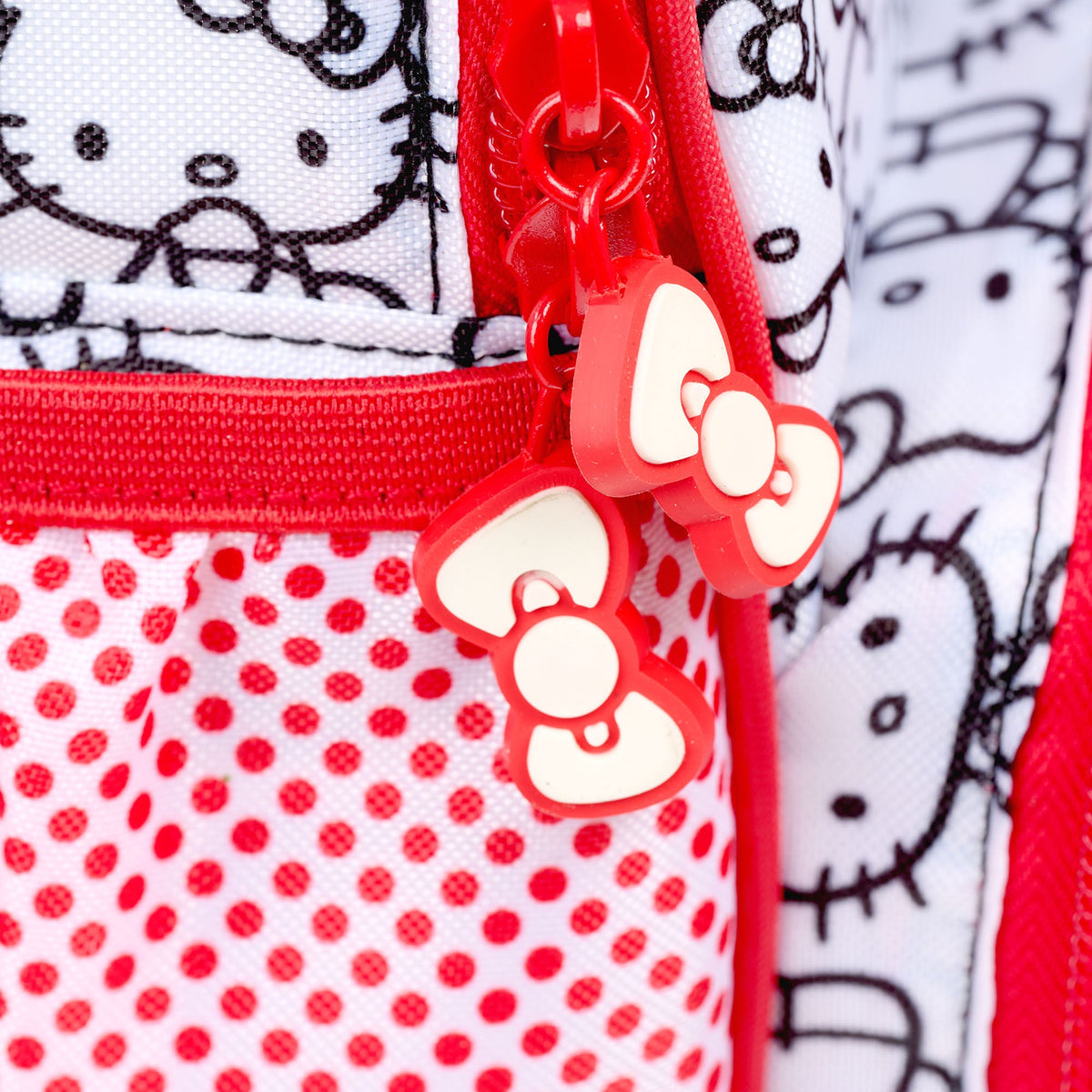hello-kitty-classic-backpack-cooler-a7 00027925-Z.jpg