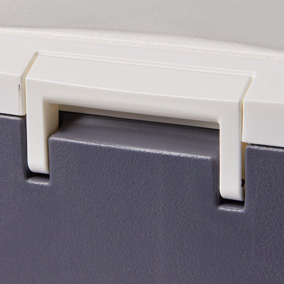 iceless-portable-electric-40-qt-cooler-p5 00050375-C.jpg