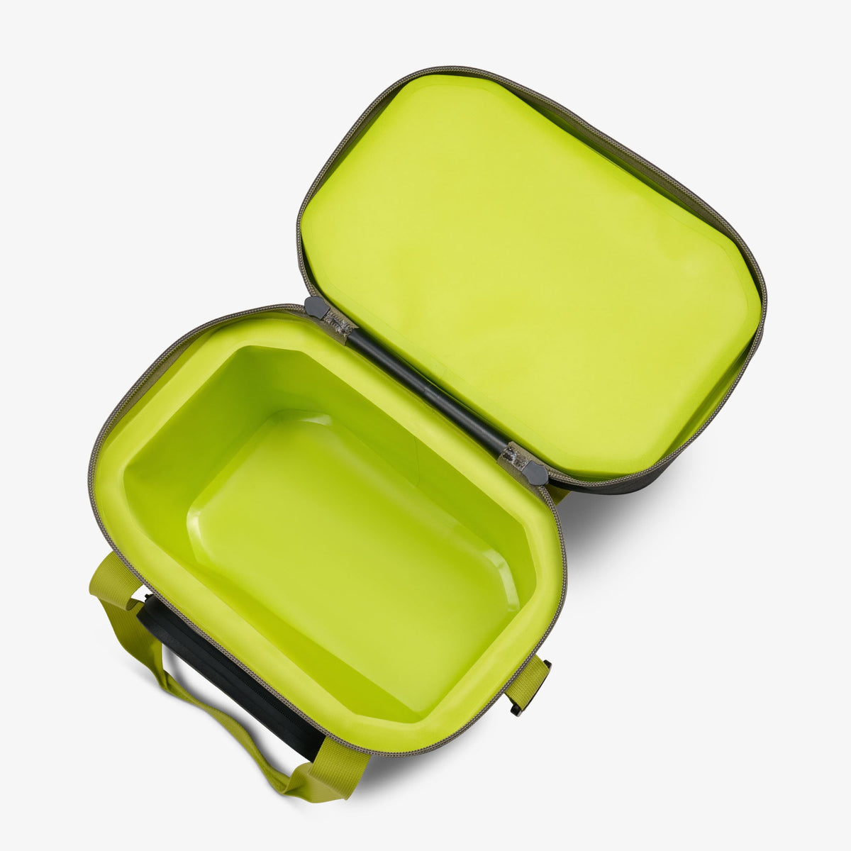 trailmate-18-can-cooler-bag-d6 00066772-O2.jpg
